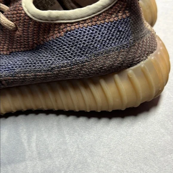 Yeezy Boost 350 v2 unisex UK size 4 brown/ blue us 4 1/2 used - Picture 4 of 16